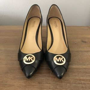 MICHAEL KORS Caroline Charm Black Leather Pump 8